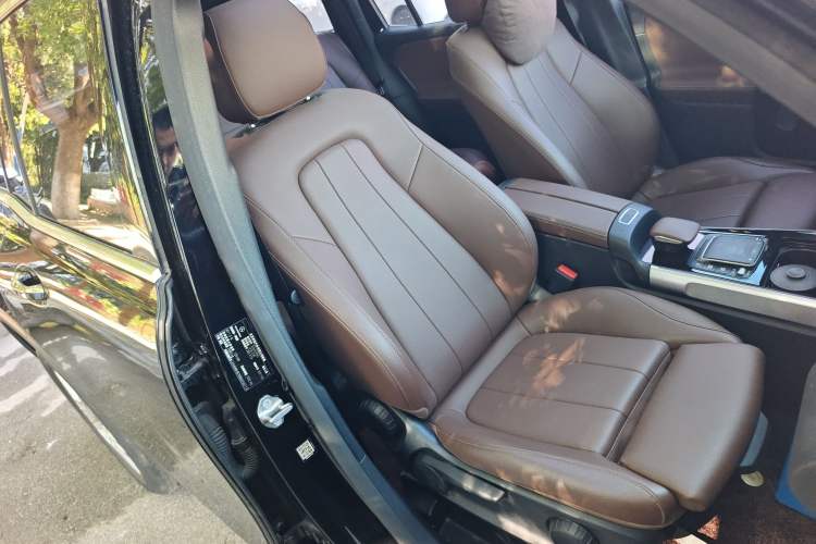 Used Mercedes-Benz GLB 2021 GLB 200 Dynamic Edition Right Front Seat