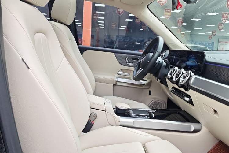 Used Mercedes-Benz GLB 2021 GLB 200 Fashion Model Right Front Seat