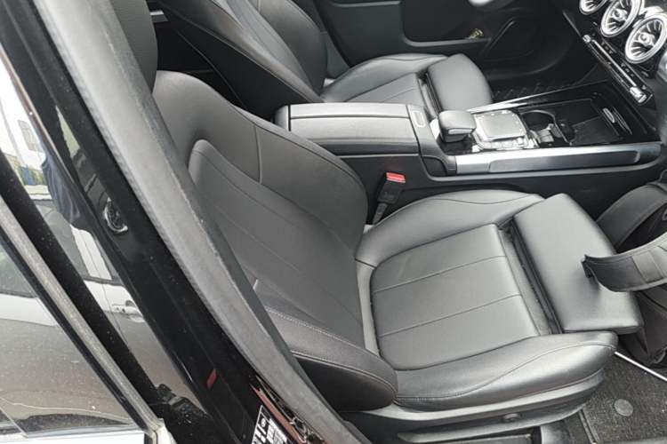 Used Mercedes-Benz GLB 2021 GLB 200 4MATIC Right Front Seat