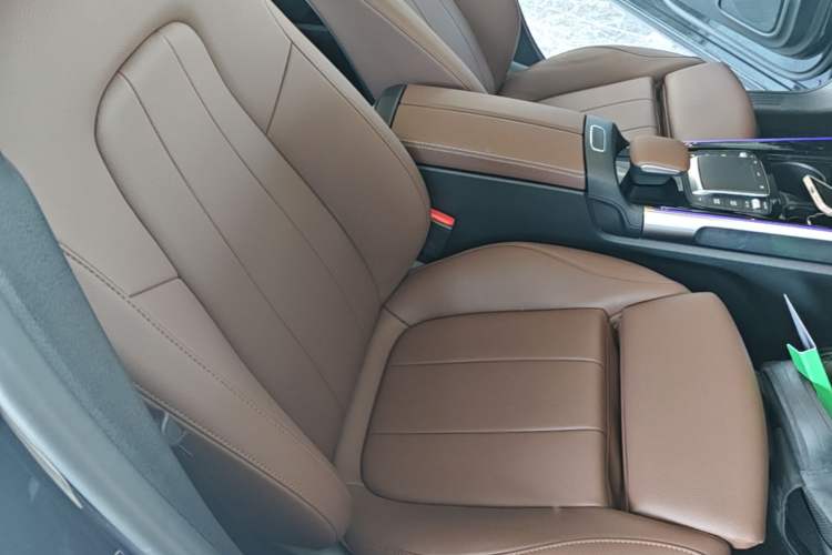 Used Mercedes-Benz GLB 2021 GLB 200 Fashion Model Right Front Seat