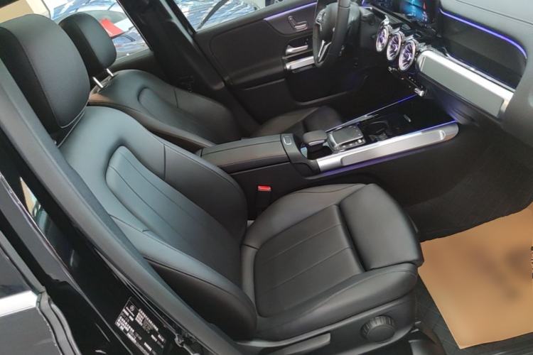 Used Mercedes-Benz GLB 2021 GLB 200 Dynamic Edition Right Front Seat