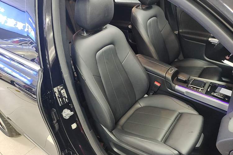 Used Mercedes-Benz GLB 2021 GLB 200 Fashion Model Right Front Seat