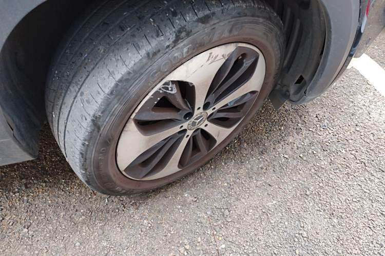 Used Mercedes-Benz GLB 2021 GLB 200 4MATIC Right Front Wheel Hub