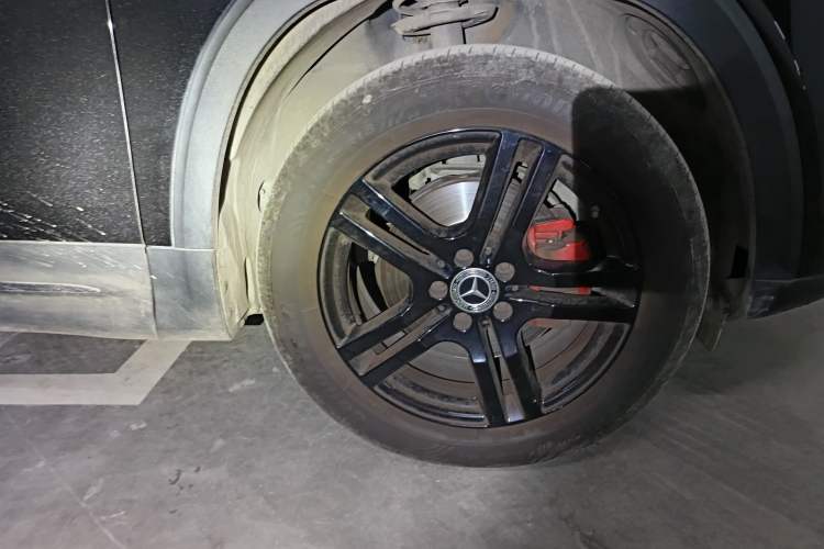 Used Mercedes-Benz GLB 2021 GLB 200 Dynamic Edition Right Front Wheel Hub