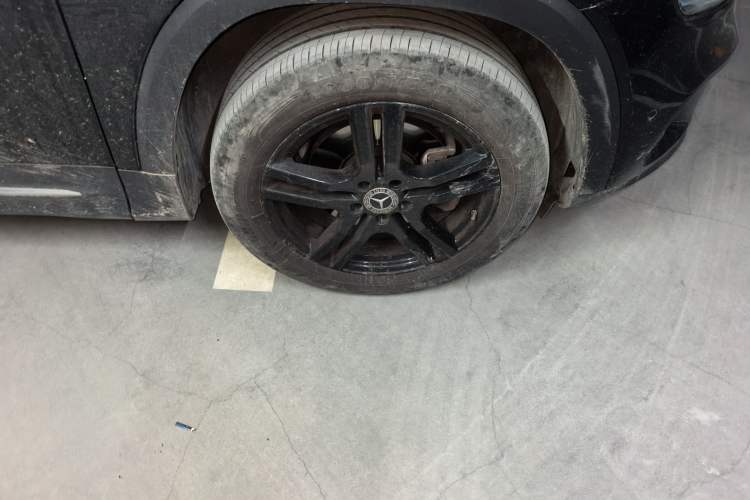 Used Mercedes-Benz GLB 2021 GLB 200 Dynamic Edition Right Front Wheel Hub
