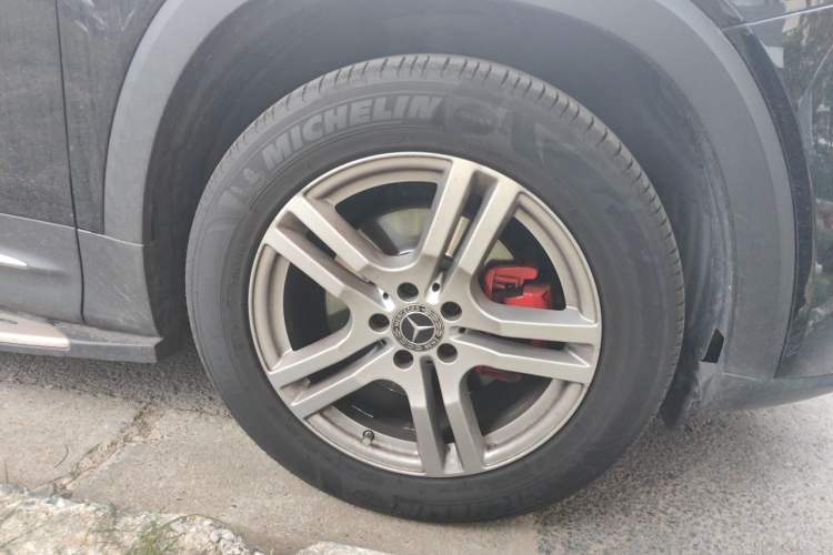 Used Mercedes-Benz GLB 2021 GLB 200 Dynamic Edition Right Front Wheel Hub