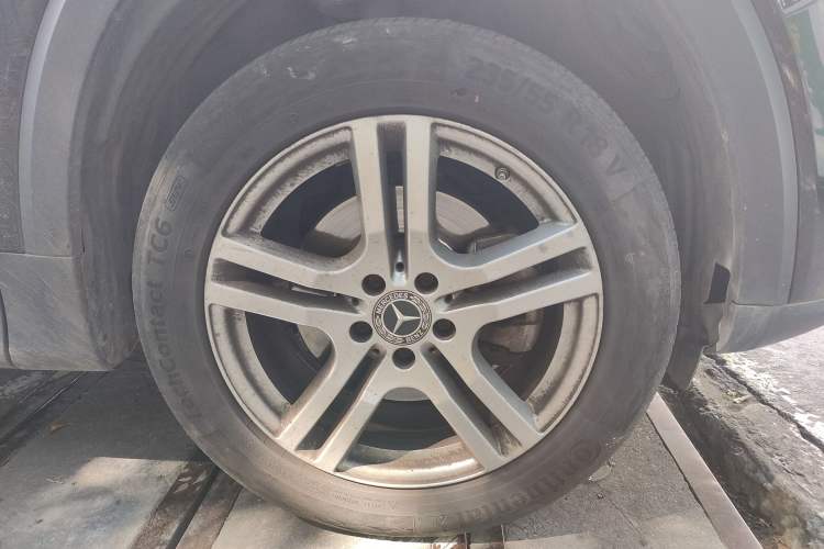 Used Mercedes-Benz GLB 2021 GLB 200 Dynamic Edition Right Front Wheel Hub