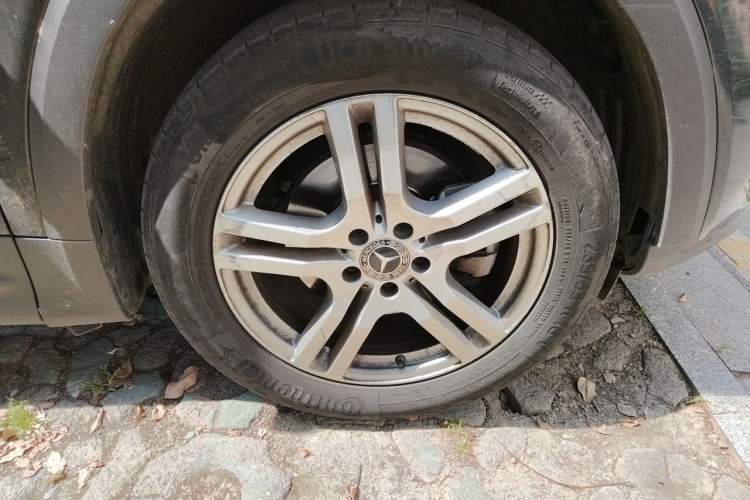 Used Mercedes-Benz GLB 2021 GLB 180 Dynamic Edition Right Front Wheel Hub