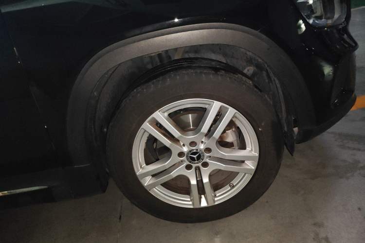 Used Mercedes-Benz GLB 2021 GLB 200 Dynamic Edition Right Front Wheel Hub