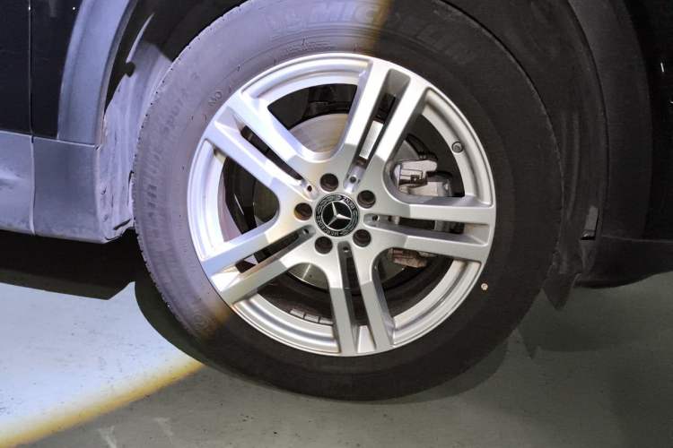 Used Mercedes-Benz GLB 2021 GLB 200 Dynamic Edition Right Front Wheel Hub