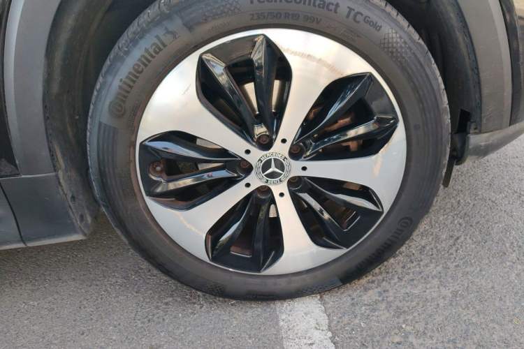 Used Mercedes-Benz GLB 2021 GLB 200 4MATIC Right Front Wheel Hub