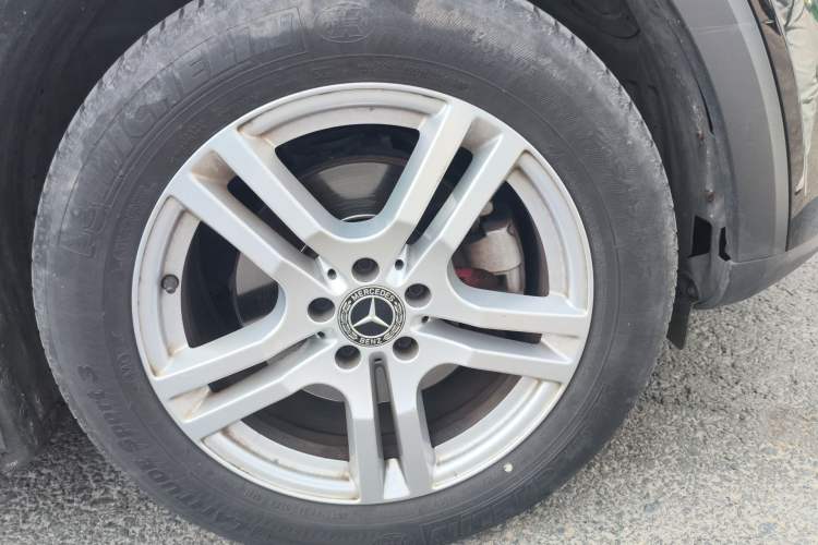 Used Mercedes-Benz GLB 2021 GLB 180 Dynamic Edition Right Front Wheel Hub