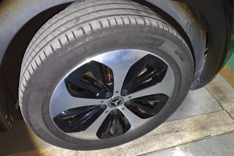 Used Mercedes-Benz GLB 2021 GLB 200 Fashion Model Right Front Wheel Hub
