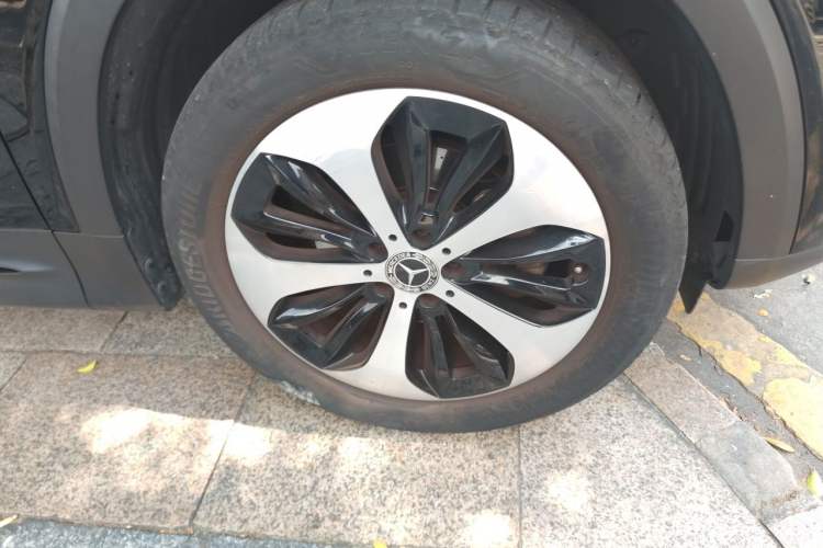 Used Mercedes-Benz GLB 2021 GLB 200 4MATIC Right Front Wheel Hub