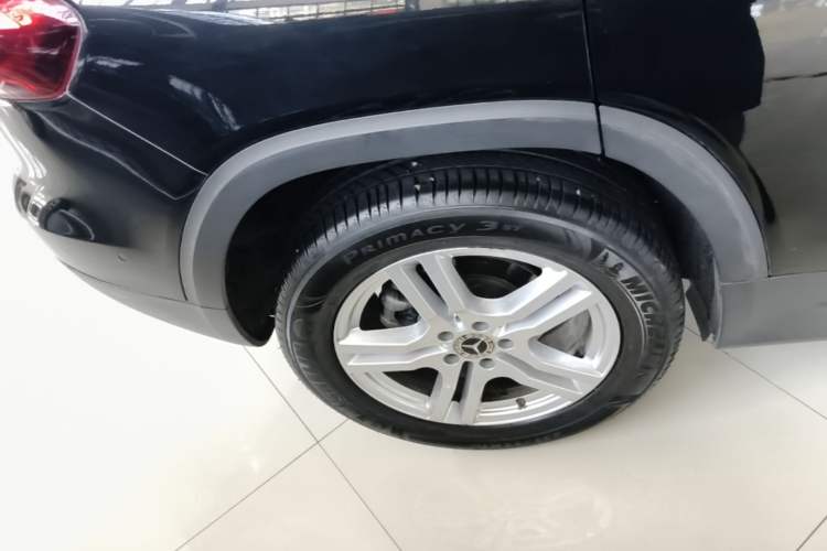 Used Mercedes-Benz GLB 2021 GLB 200 Dynamic Edition Right Rear Wheel Hub
