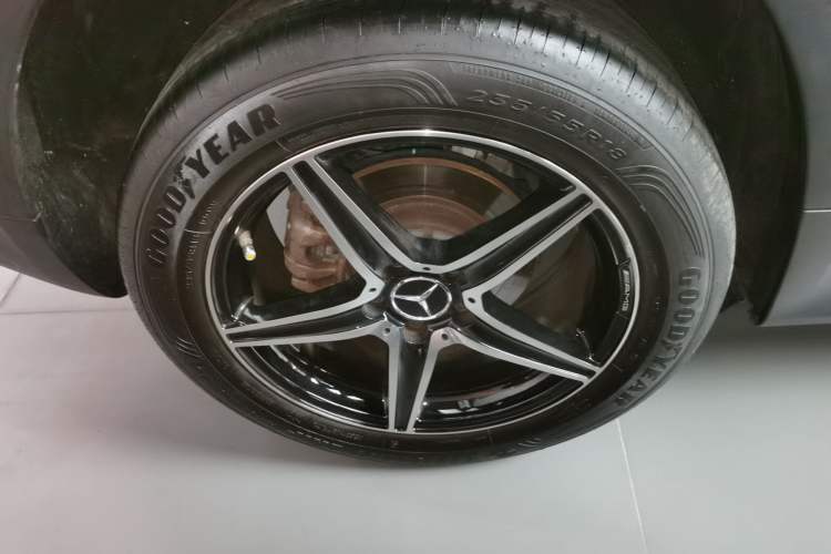 Used Mercedes-Benz GLB 2021 GLB 200 Dynamic Edition Right Rear Wheel Hub