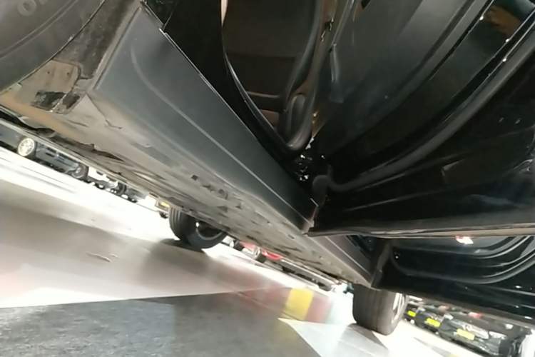 Used Mercedes-Benz GLB 2021 GLB 200 Fashion Model Right Side Sill
