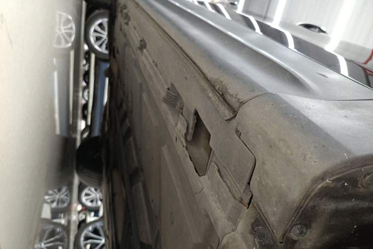 Used Mercedes-Benz GLB 2021 GLB 200 Fashion Model Right Side Sill