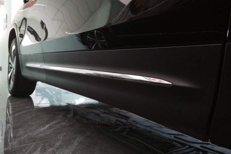 Used Mercedes-Benz GLB 2021 GLB 200 Fashion Model Right Side Sill