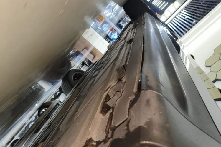 Used Mercedes-Benz GLB 2021 GLB 200 Fashion Model Right Side Sill