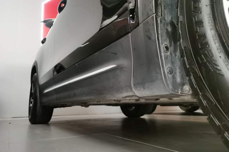 Used Mercedes-Benz GLB 2021 GLB 200 Dynamic Edition Right Side Sill