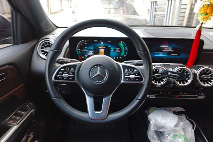 Used Mercedes-Benz GLB 2021 GLB 200 4MATIC Steering Wheel