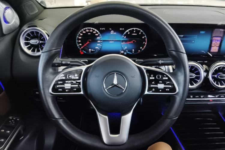 Used Mercedes-Benz GLB 2021 GLB 200 Dynamic Edition Steering Wheel