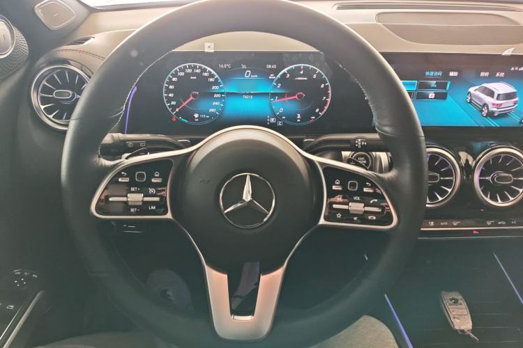 Used Mercedes-Benz GLB 2021 GLB 200 4MATIC Steering Wheel