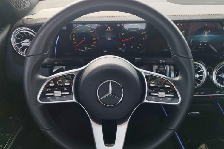 Used Mercedes-Benz GLB 2021 GLB 180 Dynamic Edition Steering Wheel