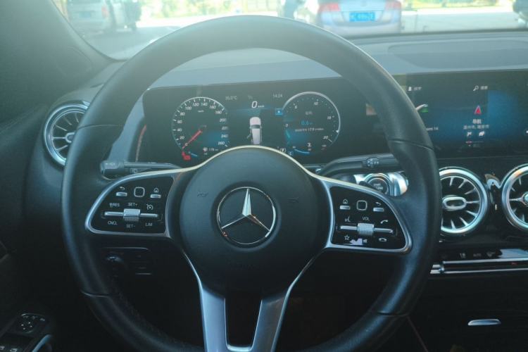 Used Mercedes-Benz GLB 2021 GLB 200 Fashion Model Steering Wheel
