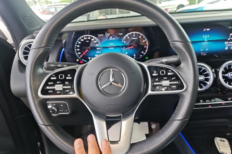 Used Mercedes-Benz GLB 2021 GLB 180 Dynamic Edition Steering Wheel
