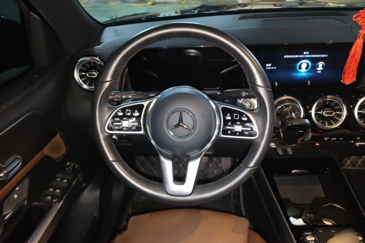 Used Mercedes-Benz GLB 2021 GLB 200 Dynamic Edition Steering Wheel