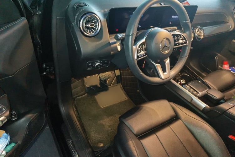Used Mercedes-Benz GLB 2021 GLB 200 Dynamic Edition Steering Wheel