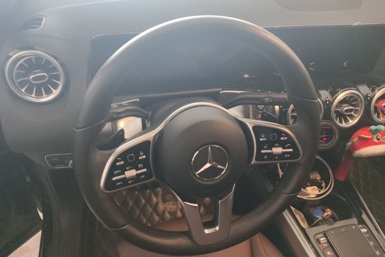 Used Mercedes-Benz GLB 2021 GLB 200 Dynamic Edition Steering Wheel