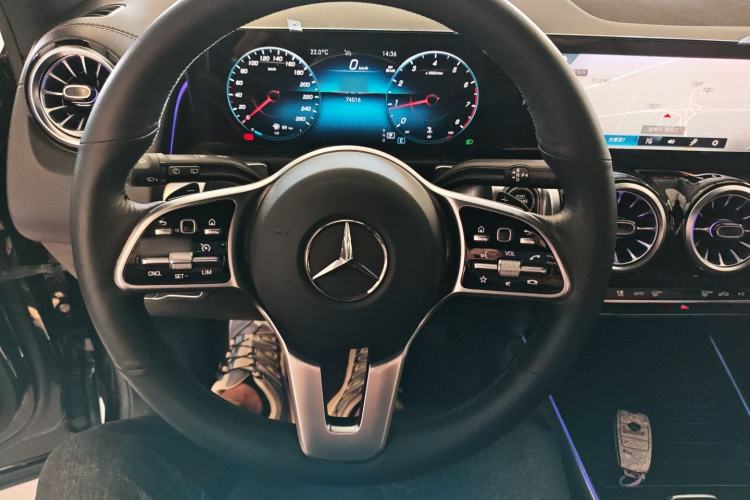 Used Mercedes-Benz GLB 2021 GLB 200 4MATIC Steering Wheel