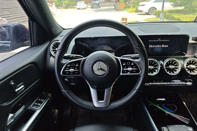 Used Mercedes-Benz GLB 2021 GLB 200 Dynamic Edition Steering Wheel