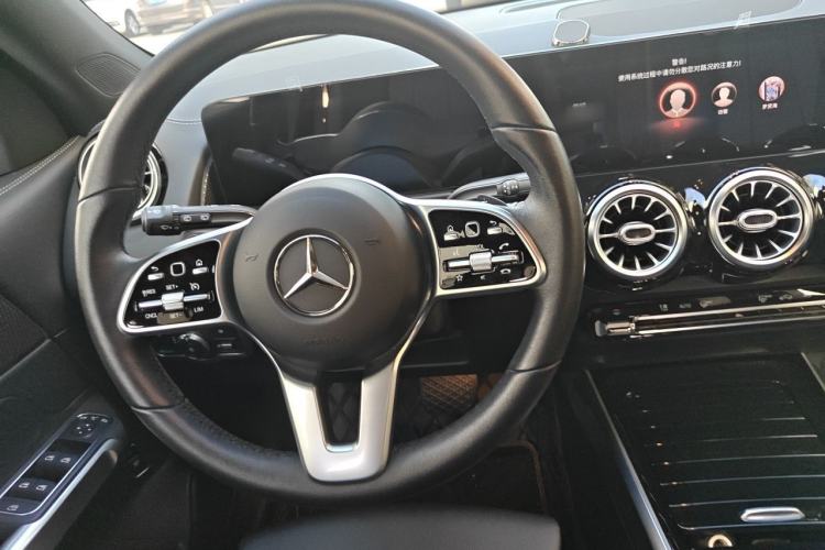 Used Mercedes-Benz GLB 2021 GLB 200 Dynamic Edition Steering Wheel