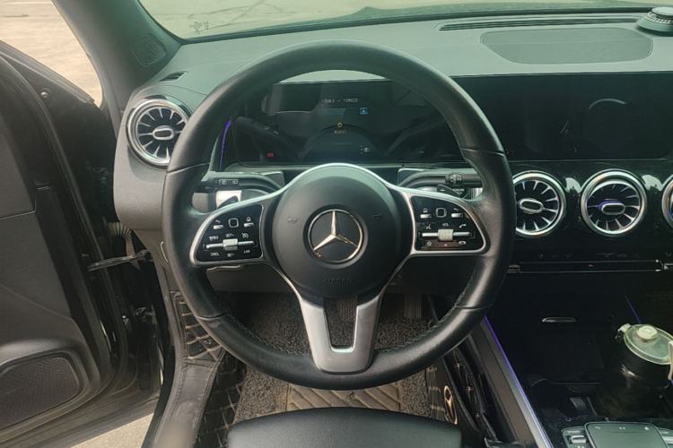 Used Mercedes-Benz GLB 2021 GLB 200 Fashion Model Steering Wheel