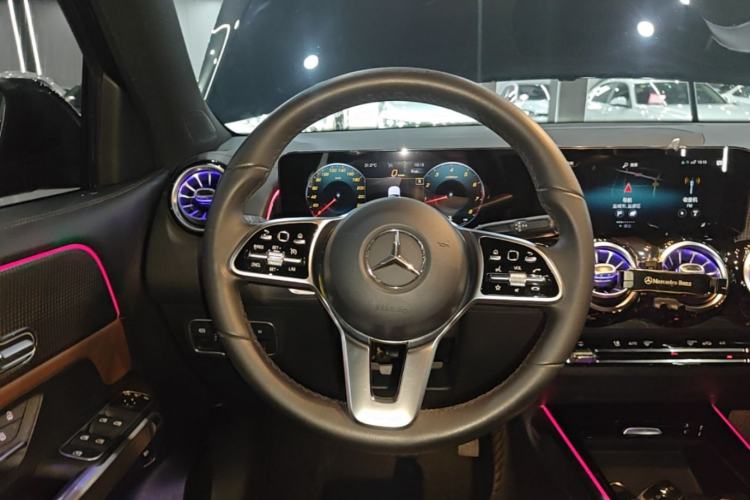 Used Mercedes-Benz GLB 2021 GLB 200 Dynamic Edition Steering Wheel