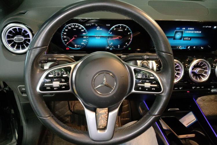 Used Mercedes-Benz GLB 2021 GLB 200 4MATIC Steering Wheel