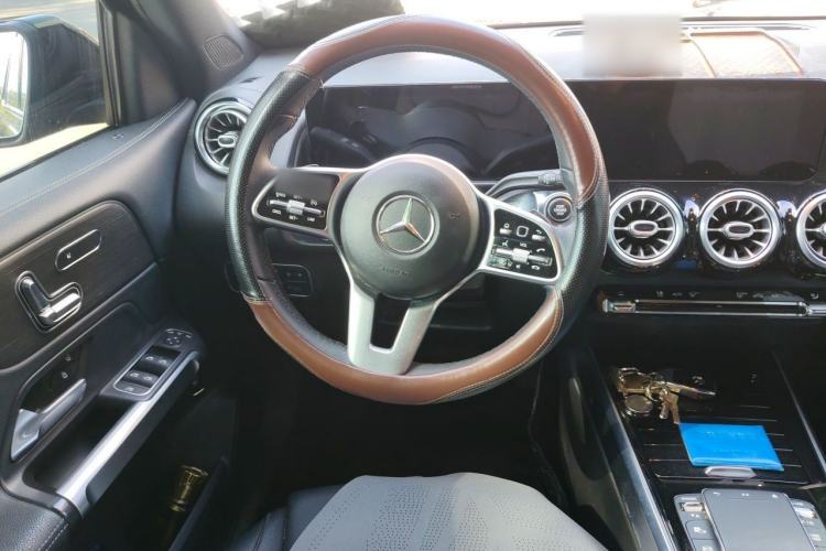 Used Mercedes-Benz GLB 2021 GLB 200 4MATIC Steering Wheel
