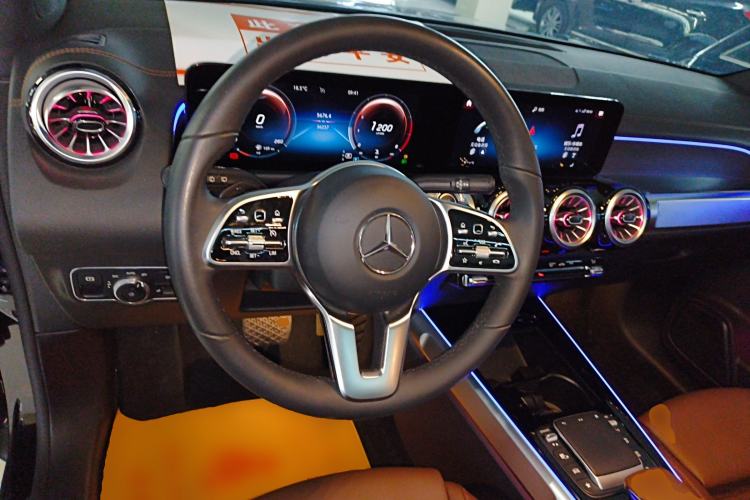 Used Mercedes-Benz GLB 2021 GLB 200 Dynamic Edition Steering Wheel
