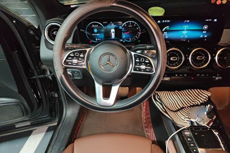 Used Mercedes-Benz GLB 2021 GLB 180 Dynamic Edition Steering Wheel