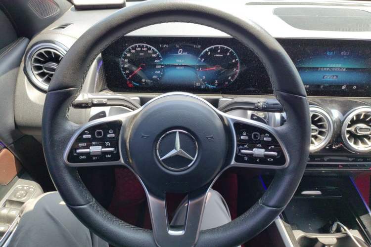 Used Mercedes-Benz GLB 2021 GLB 200 Dynamic Edition Steering Wheel