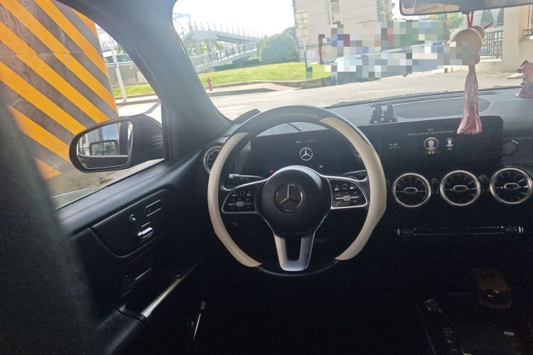 Used Mercedes-Benz GLB 2021 GLB 200 Fashion Model Steering Wheel