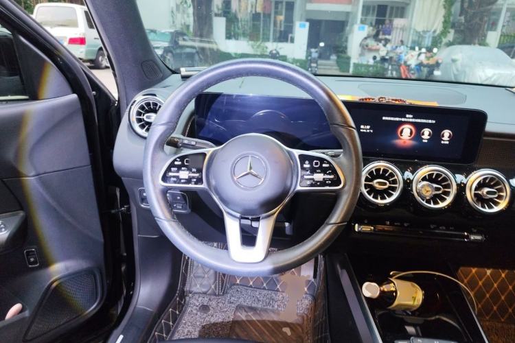 Used Mercedes-Benz GLB 2021 GLB 200 Dynamic Edition Steering Wheel