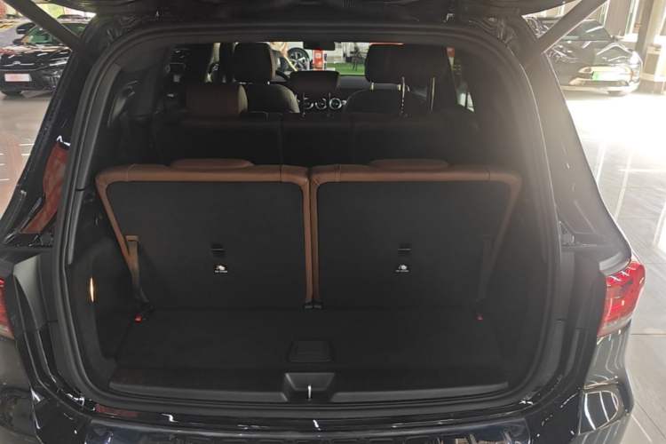 Used Mercedes-Benz GLB 2021 GLB 200 4MATIC Trunk
