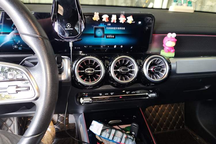 Used Mercedes-Benz GLB 2021 GLB 200 Dynamic Edition Audio And AC Panel
