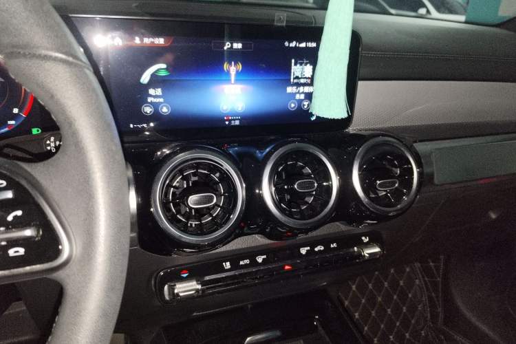 Used Mercedes-Benz GLB 2021 GLB 180 Dynamic Edition Audio And AC Panel