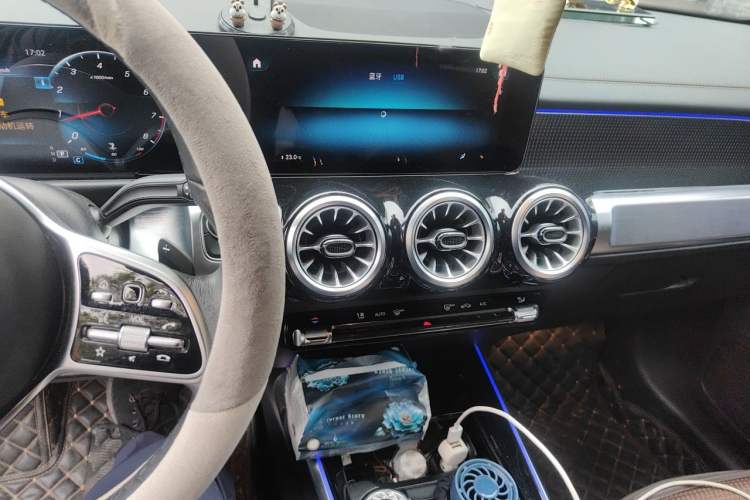 Used Mercedes-Benz GLB 2021 GLB 200 Dynamic Edition Audio And AC Panel
